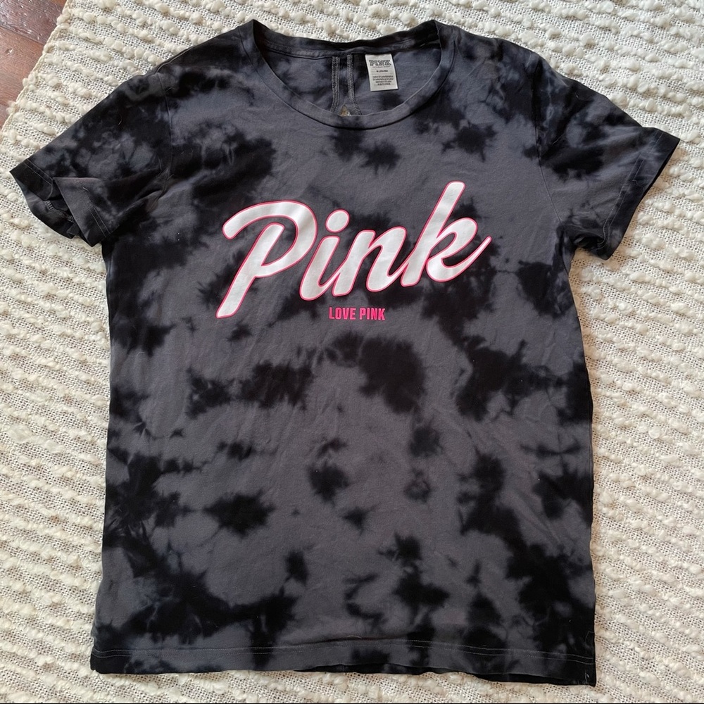 PINK Victoria’s Secret keyhole back tee